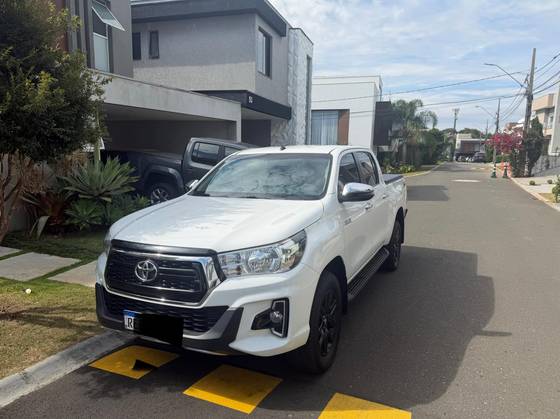TOYOTA HILUX 2.8 SRV 4X4 CD 16V DIESEL 4P AUTOMÁTICO